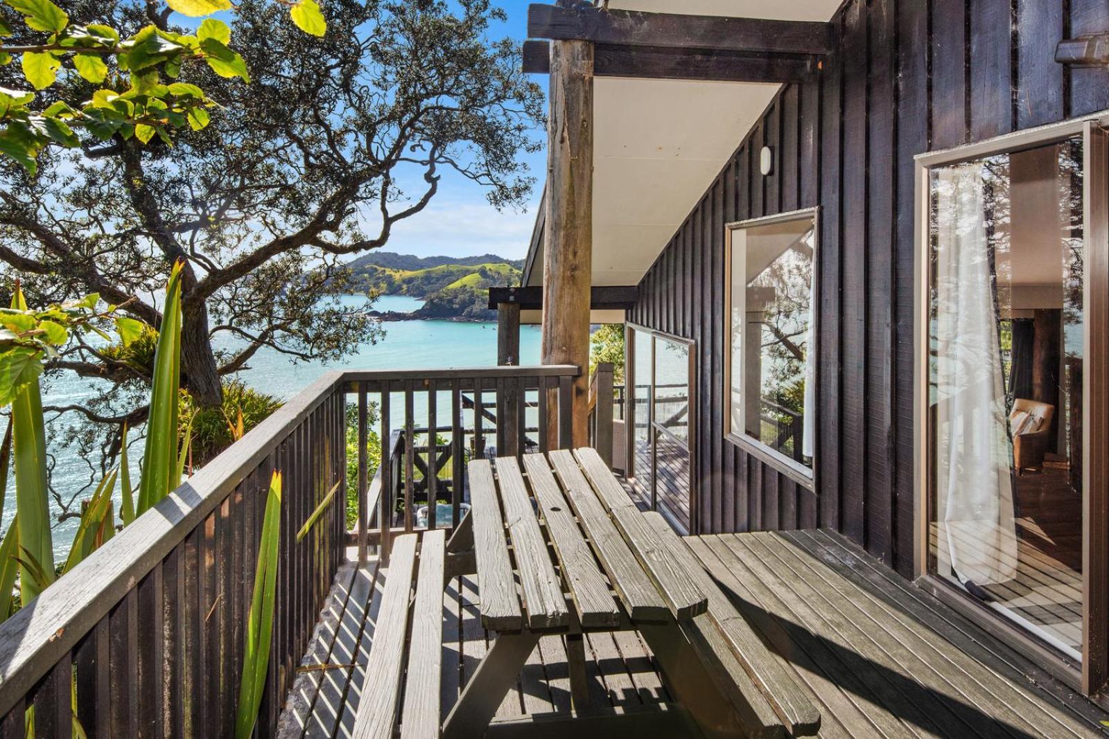 Bayview Beauty - Helena Bay Holiday Home Lyttelton Exterior photo